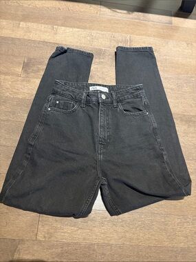 Zara Black High-Waist Straight Jeans